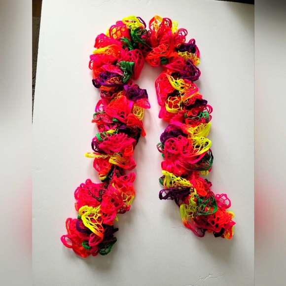 Handmade Ruffle Sashay Multi Color Scarf 42in - Picture 2 of 3